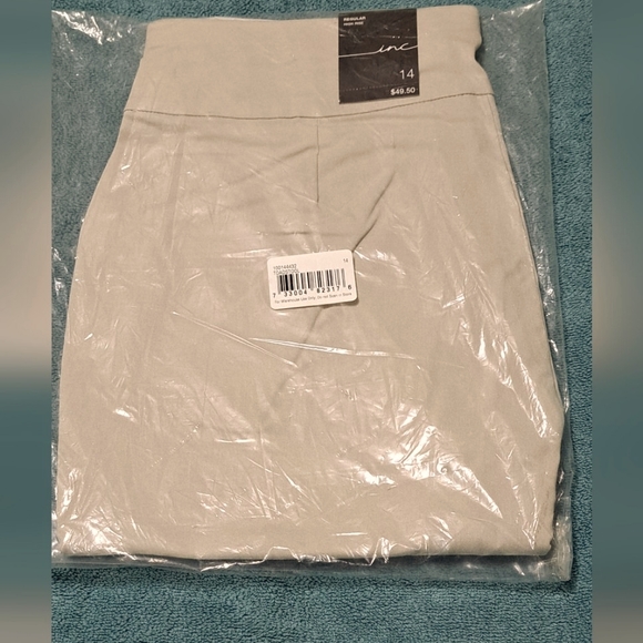 I.N.C International Concepts Women's Tan High Rise Pull-On Bermuda Shorts SZ.14 - Picture 2 of 9